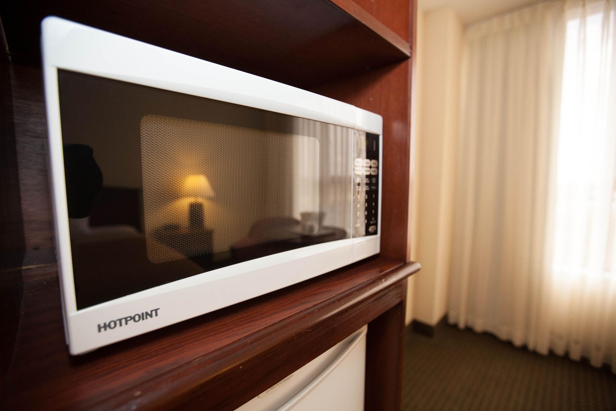 Hilton Garden Inn Plymouth Exterior photo
