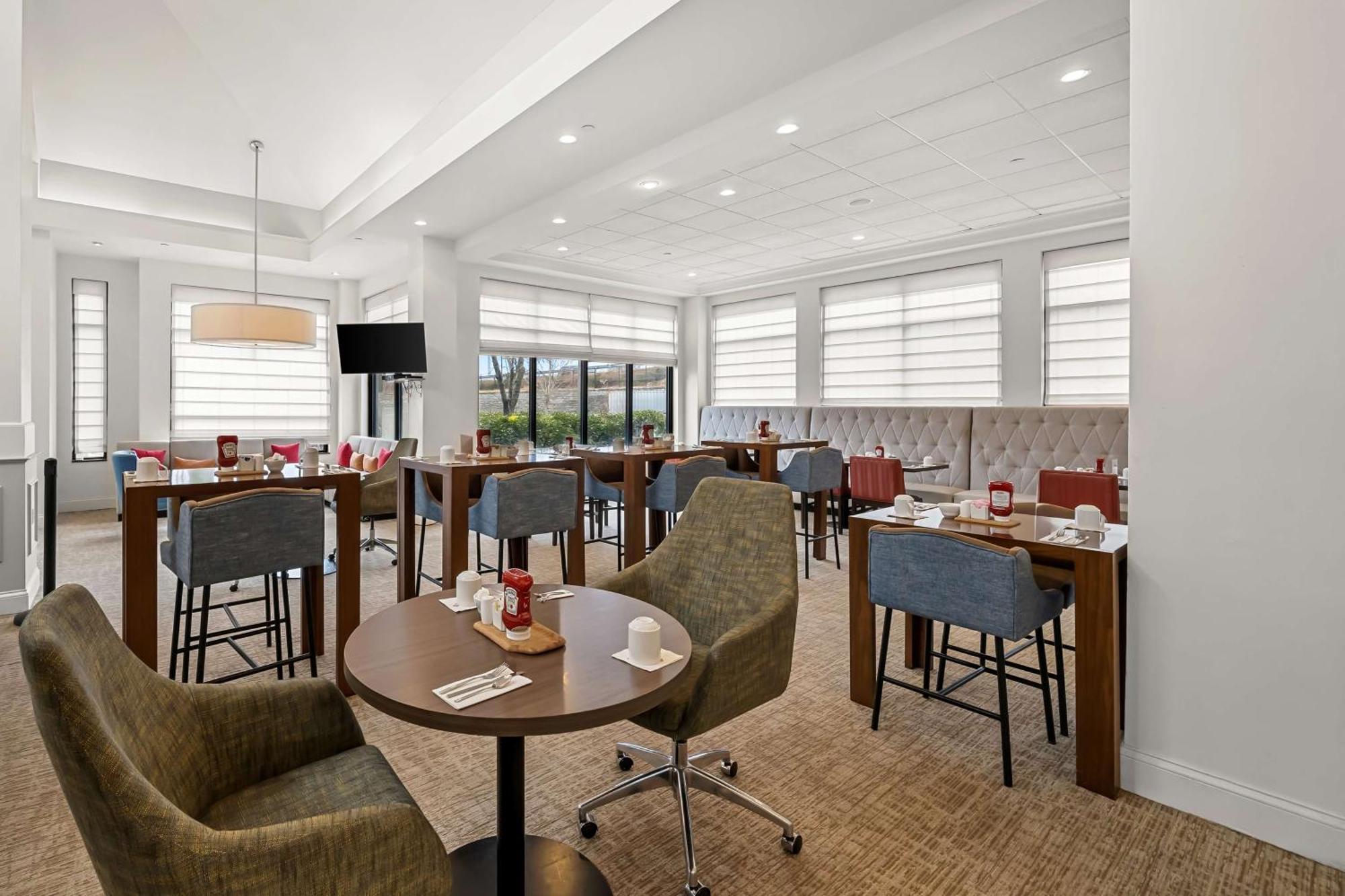 Hilton Garden Inn Plymouth Exterior photo